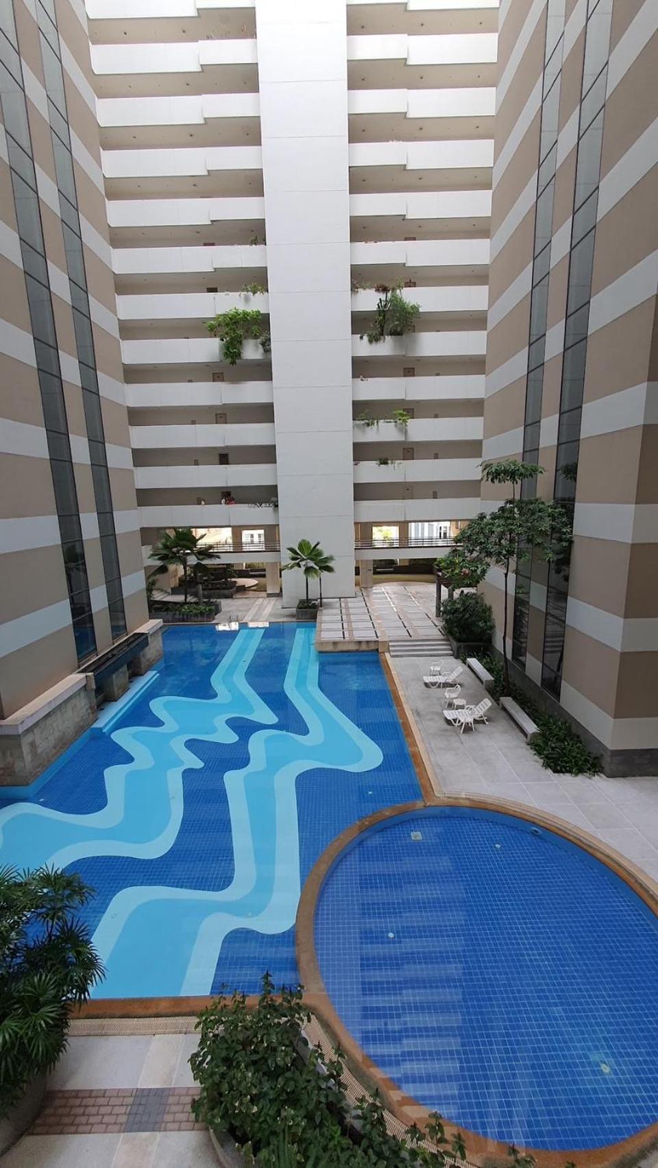 Mid-century Modern Retreat Căn hộ